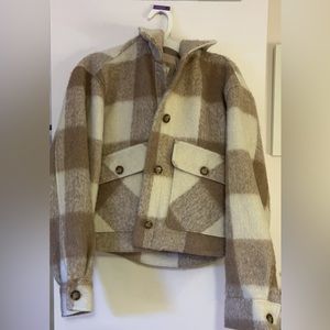 Abercrombie & Fitch beige and white jacket